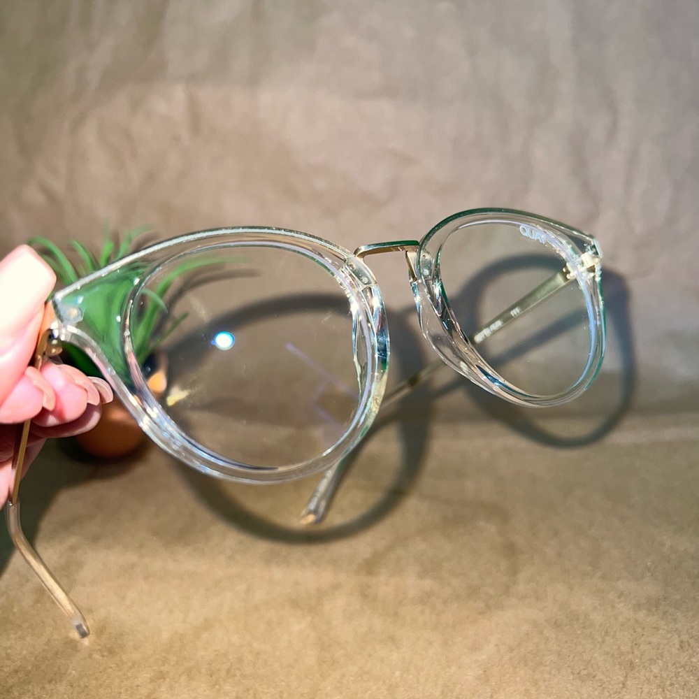 Quay blue print blue lens glasses